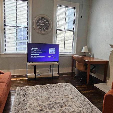 Mins From Downtown & Dining, Dauphin Darling 2 Apartment Mobile Exterior photo