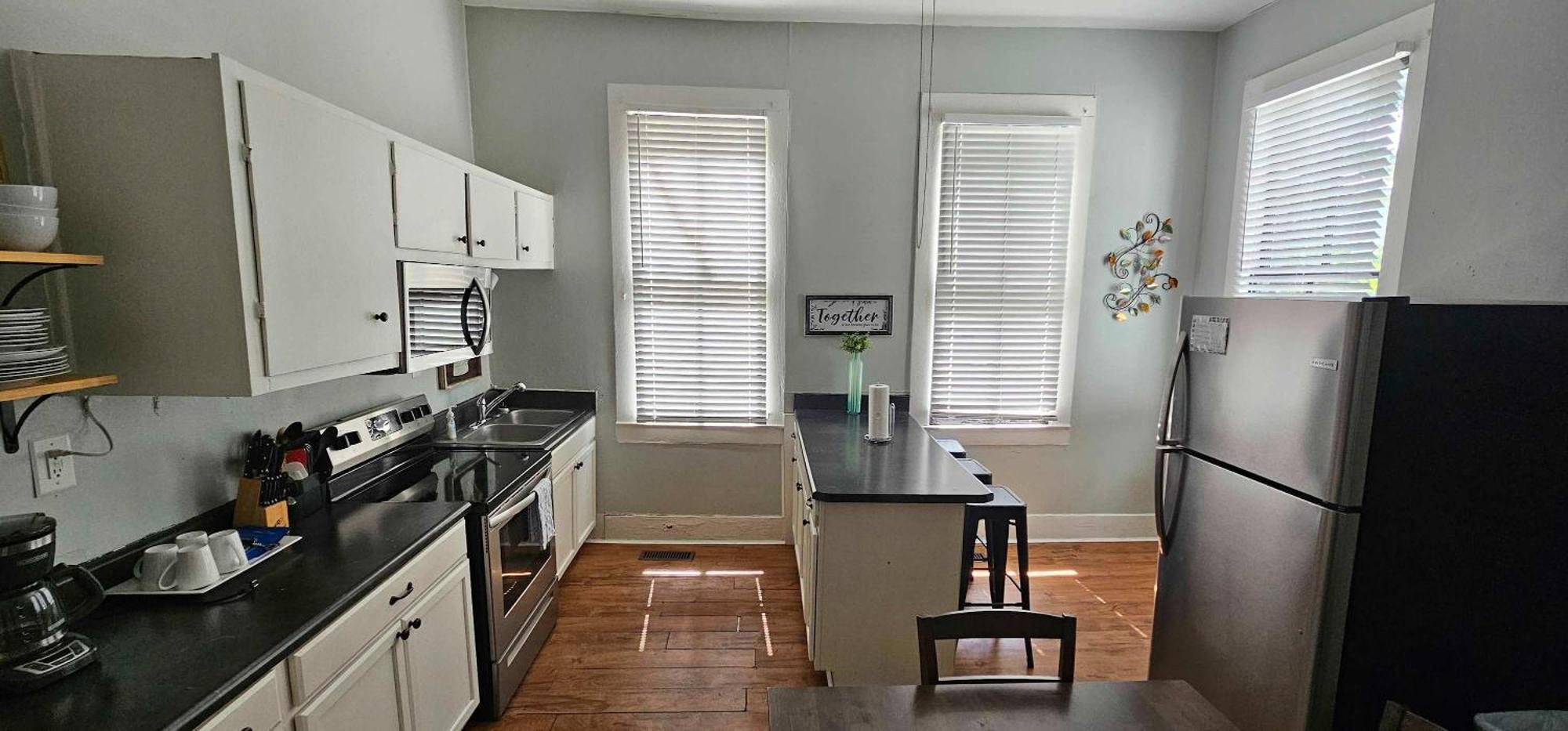 Mins From Downtown & Dining, Dauphin Darling 2 Apartment Mobile Exterior photo