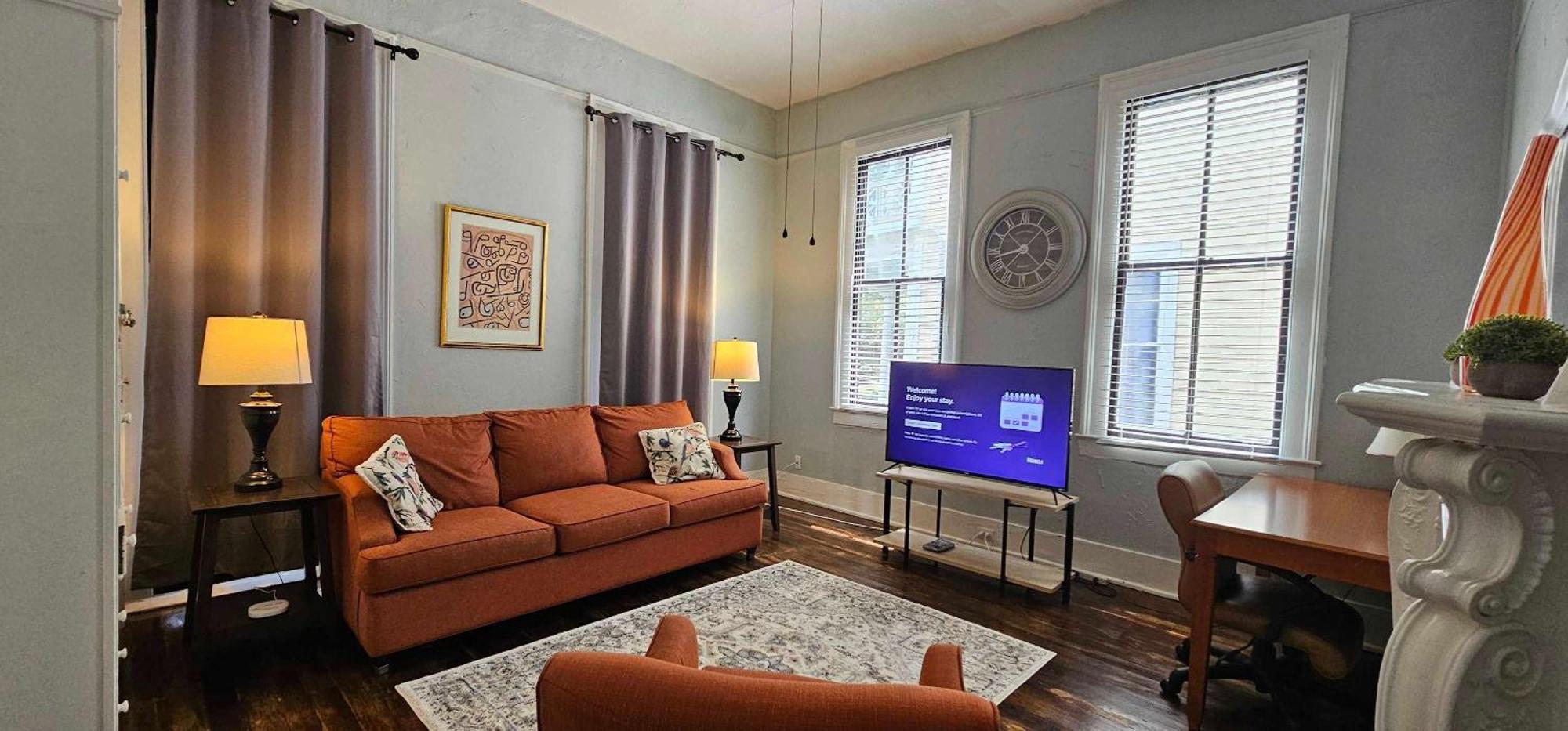Mins From Downtown & Dining, Dauphin Darling 2 Apartment Mobile Exterior photo